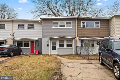 29 Thorn Ln, New Castle, DE 19720