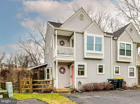 3 Ridge Blvd, Wilmington, DE 19808