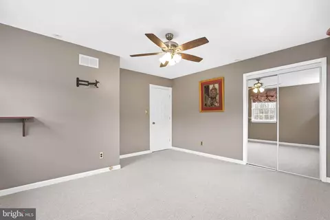 Living - 16 Lauren Dr, Bear, DE 19701 photo 4 of 4