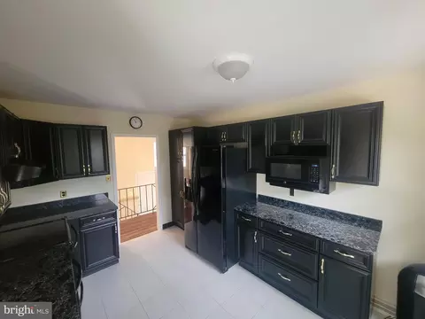 Kitchen - 40 Vansant Rd, Newark, DE 19711 photo 2 of 4