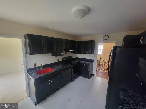 Kitchen - 40 Vansant Rd, Newark, DE 19711 photo 1 of 4