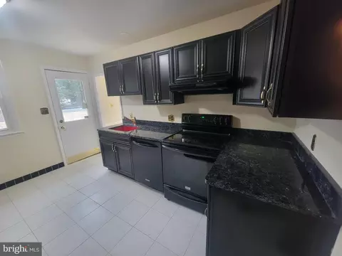 Kitchen - 40 Vansant Rd, Newark, DE 19711 photo 4 of 4