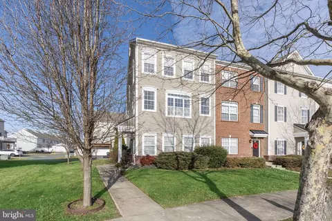 325 S Parkway Dr, Middletown, DE 19709