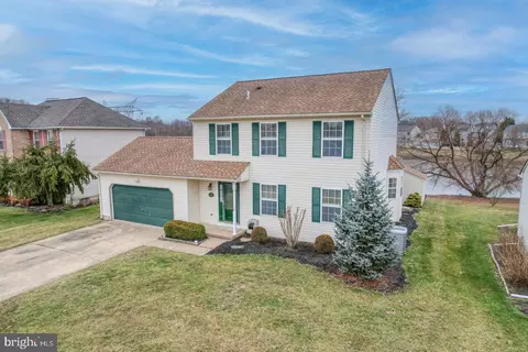 115 Sweetbay Ln, New Castle, DE 19720