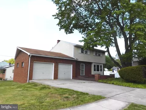 2211 Canora Dr, Wilmington, DE 19808