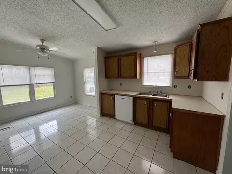 Kitchen - 721 Dexter Corner Rd, Townsend, DE 19734 photo 2 of 4
