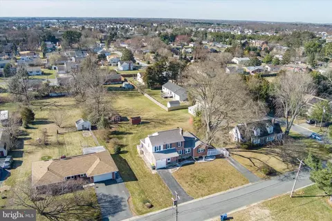 202 Wooddale Ave, New Castle, DE 19720