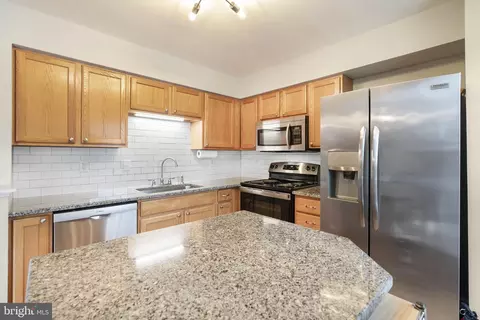 Kitchen - 2 Printz Dr, Bear, DE 19701 photo 4 of 6