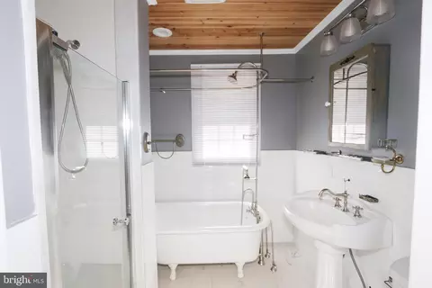Bath - 2030 Porter Rd, Bear, DE 19701 photo 1 of 3