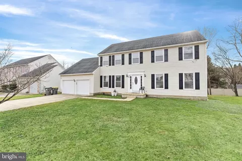 Exterior - 35 Sumac Ct, Newark, DE 19702 photo 2 of 6