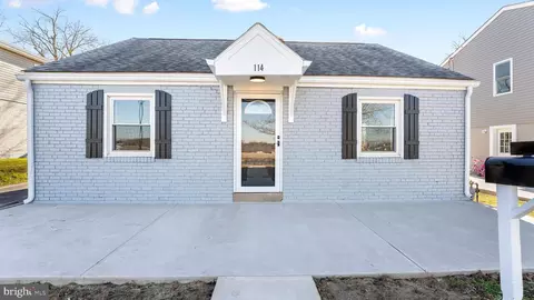114 Cherry Ln, New Castle, DE 19720