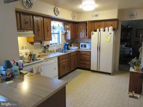 Kitchen - 40 Middle Wallop Rd, Bear, DE 19701 photo 2 of 3