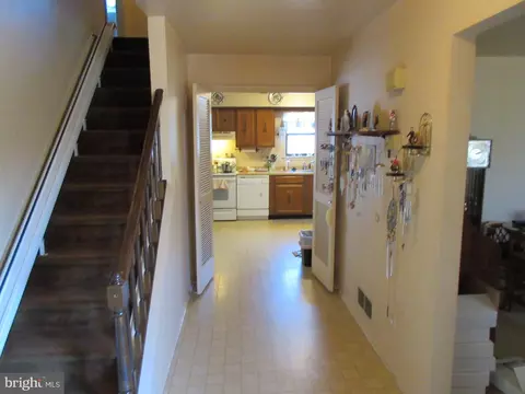 Entry Way - 40 Middle Wallop Rd, Bear, DE 19701 photo 1 of 2