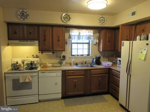 Kitchen - 40 Middle Wallop Rd, Bear, DE 19701 photo 1 of 3