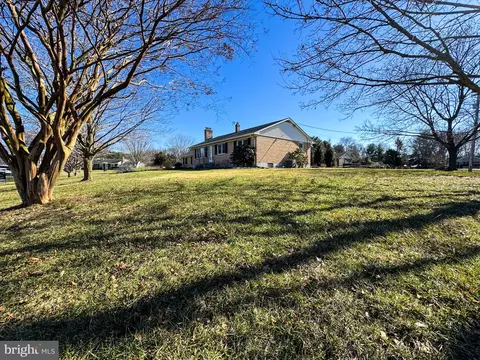 Exterior - 4 Kipling Dr, Newark, DE 19702 photo 6 of 8