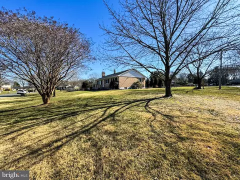 Exterior - 4 Kipling Dr, Newark, DE 19702 photo 5 of 8