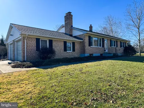 4 Kipling Dr, Newark, DE 19702