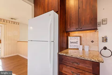 Kitchen - 26 Queens Way, Newark, DE 19713 photo 5 of 7