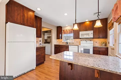 Kitchen - 26 Queens Way, Newark, DE 19713 photo 6 of 7