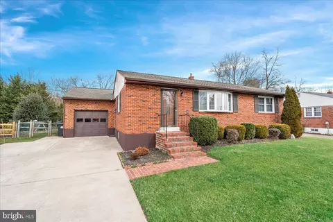 49 Tiverton Cir, Newark, DE 19702