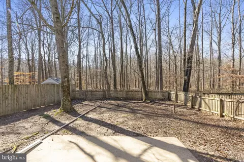 Exterior - 8 Forest Glen Ct, Bear, DE 19701 photo 4 of 5