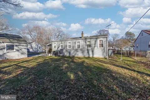 Exterior - 8 Robert Rd, New Castle, DE 19720 photo 3 of 7