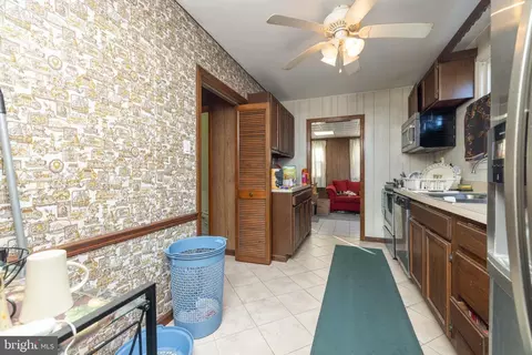 Kitchen - 8 Robert Rd, New Castle, DE 19720 photo 2 of 3
