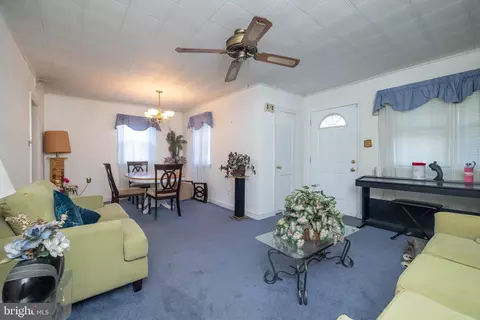 Living - 8 Robert Rd, New Castle, DE 19720 photo 2 of 2