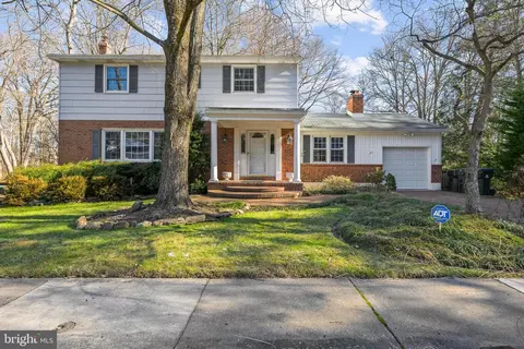 817 Rock Ln, Newark, DE 19713