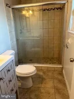 Bath - 16 Yew Rd, Newark, DE 19702 photo 2 of 4