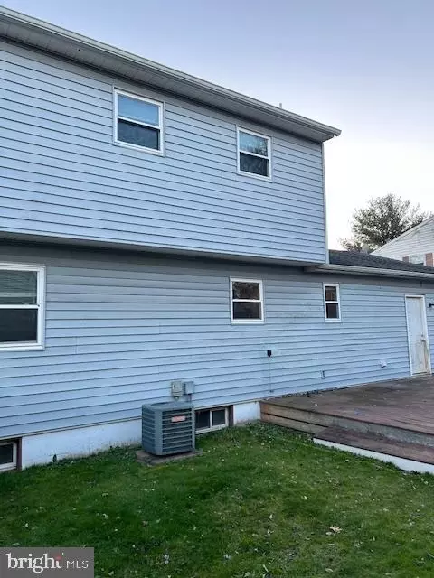 Exterior - 16 Yew Rd, Newark, DE 19702 photo 4 of 4