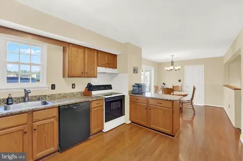 Kitchen - 22 Warren Dr, Newark, DE 19702 photo 4 of 4