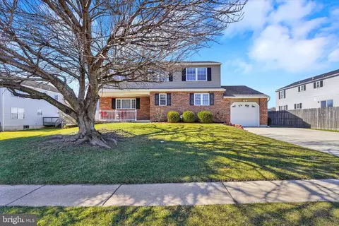 22 Warren Dr, Newark, DE 19702