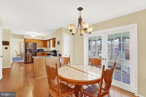 Dining - 22 Warren Dr, Newark, DE 19702 photo 2 of 4