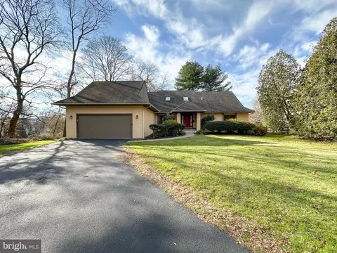 Exterior - 4 Whitehaven Ct, Newark, DE 19711 photo 2 of 9