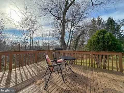 Exterior - 4 Whitehaven Ct, Newark, DE 19711 photo 7 of 9
