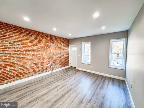 Living - 508 E 3rd St, Wilmington, DE 19801 photo 1 of 1