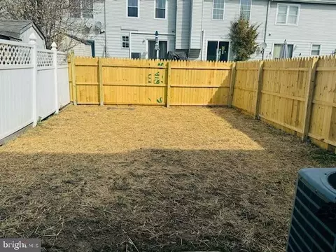 Exterior - 7 Stark Ct, Newark, DE 19702 photo 3 of 4
