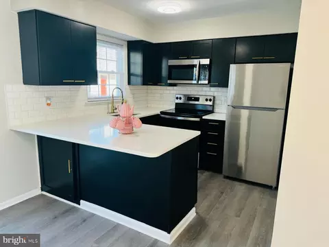 Kitchen - 7 Stark Ct, Newark, DE 19702 photo 3 of 10