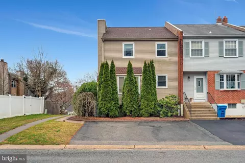19 Cartier Ct, Newark, DE 19711