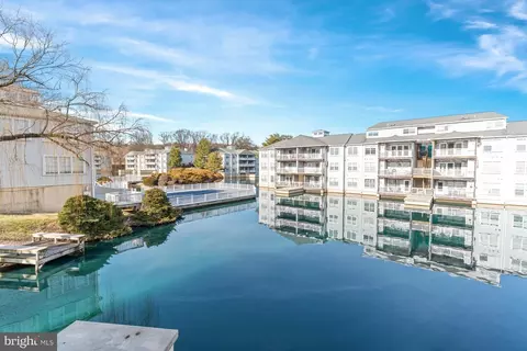 103 Waters Edge Dr, Newark, DE 19702