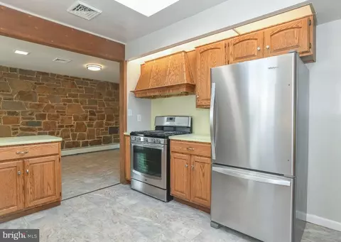 Kitchen - 11 Maple Ave, Newark, DE 19711 photo 2 of 12