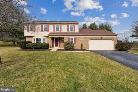 16 Old Flint Cir, Hockessin, DE 19707