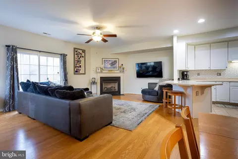 Living - 206 Camerton Ln, Townsend, DE 19734 photo 6 of 10