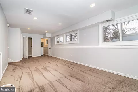 Living - 23 Garrett Rd, Newark, DE 19713 photo 1 of 1