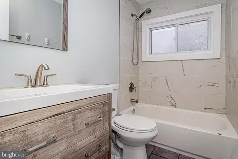 Bath - 23 Garrett Rd, Newark, DE 19713 photo 1 of 2