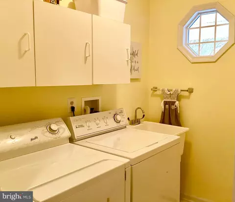 Other - 284 E Flagstone Dr, Newark, DE 19702 photo 1 of 9
