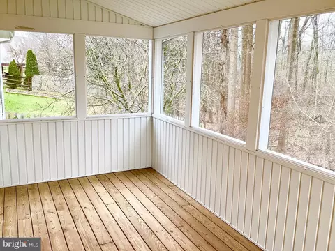 Exterior - 284 E Flagstone Dr, Newark, DE 19702 photo 5 of 13