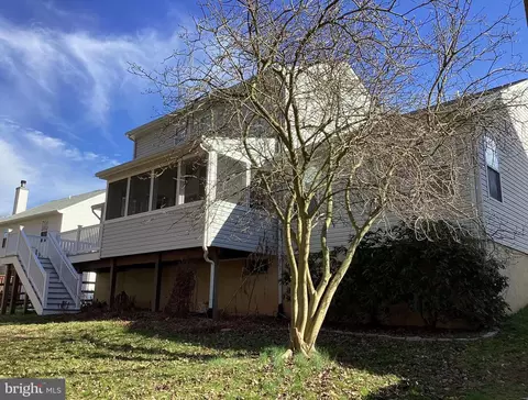 Exterior - 284 E Flagstone Dr, Newark, DE 19702 photo 8 of 13