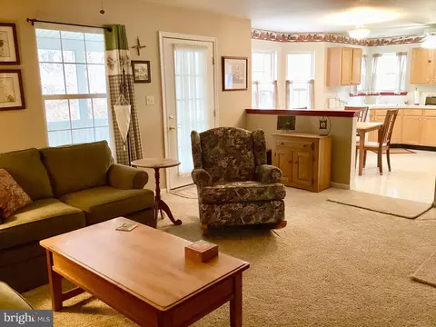 Living - 284 E Flagstone Dr, Newark, DE 19702 photo 2 of 2